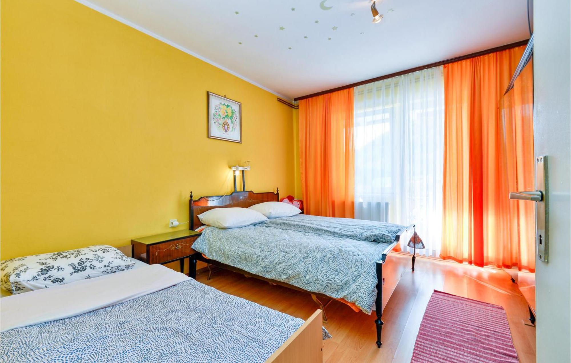 Cozy Home In Nespes With Kitchen Zewnętrze zdjęcie
