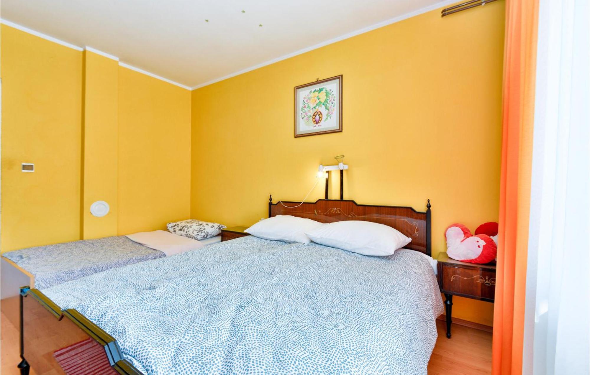 Cozy Home In Nespes With Kitchen Zewnętrze zdjęcie